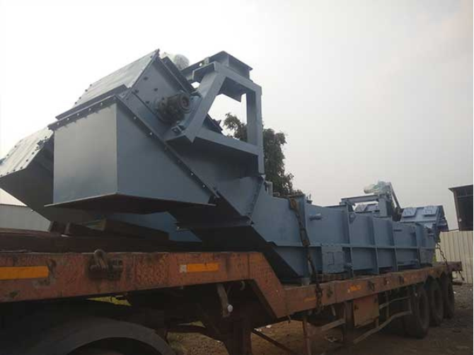 Wet Scraper Conveyor Angle View
